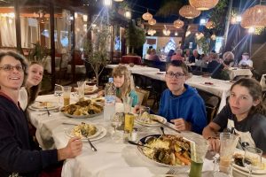 Dernier repas, sur une terrasse d'un restaurant berbère surplombant Marrakech.