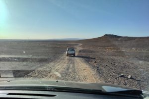 Derniers kilomètres avant le sable, à l'ouest de Tagounite, proches de la frontière avec l'Algérie.