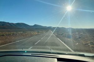 Sur la route de Taliouine (330 km, près de 5 heures), notre arrêt pour une nuit, à mi-chemin entre le désert et la côte Atlantique.