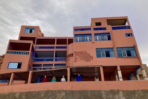 Notre hôtel, sur la plage.